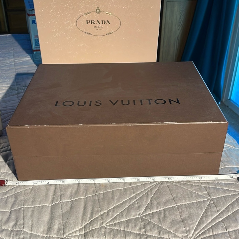 Louis Vuitton Large Box - Picture 3 of 15